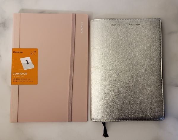 愛用のラコニック手帳（A5）と同じぐらいの大きさの
キングジム クリアーファイル コンパック 